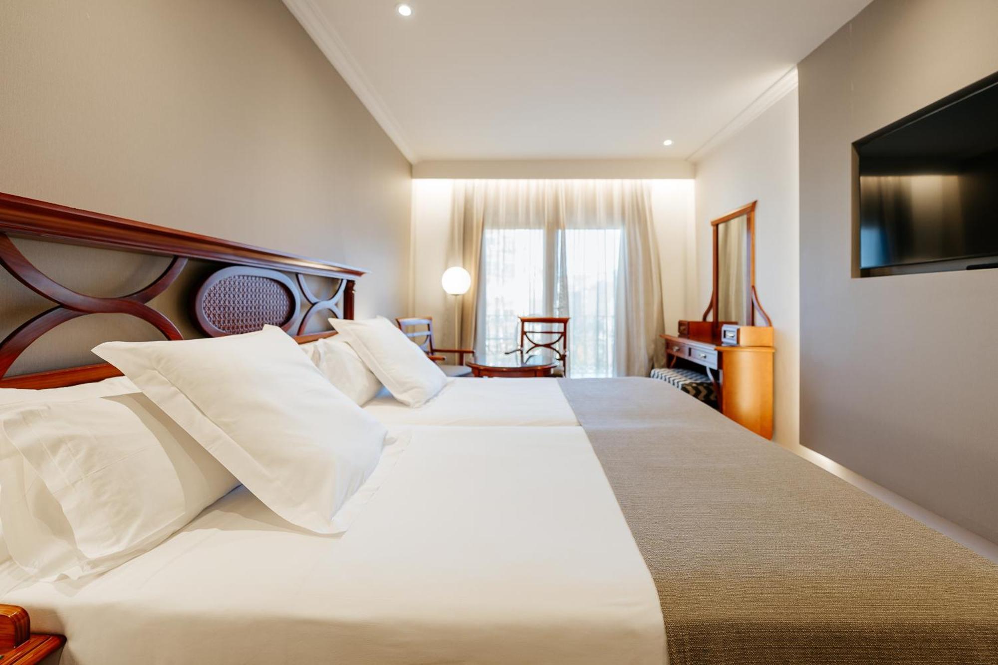 Hotel Reveron Plaza 洛斯克里斯蒂亚诺斯 外观 照片