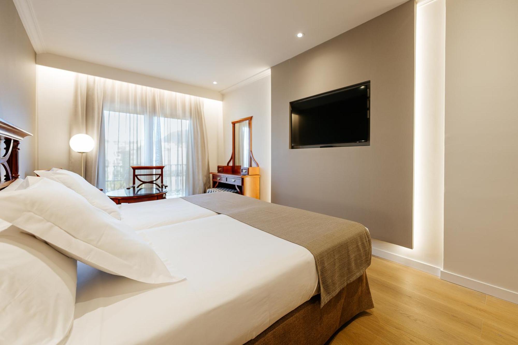 Hotel Reveron Plaza 洛斯克里斯蒂亚诺斯 外观 照片