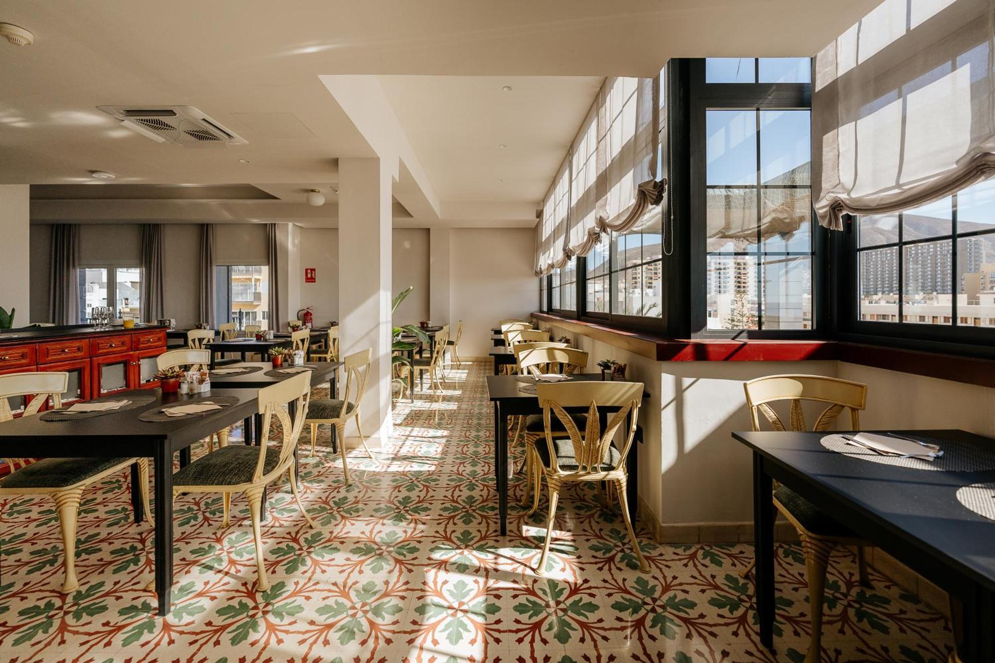 Hotel Reveron Plaza 洛斯克里斯蒂亚诺斯 外观 照片